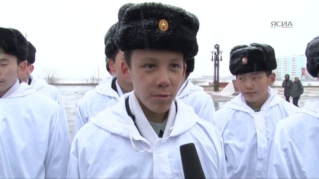 Молодежь Якутска выстроилась в слово "ПОБЕДА" смотреть онлайн