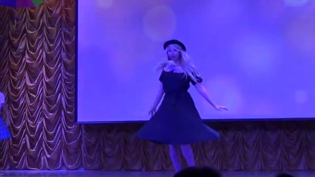 Екатерина Кирина-Батанова исполняет песню Мэри Поппинс смотреть онлайн