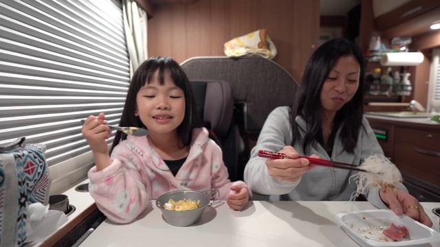 新車キャンピングカー納車後、はじめての車中泊！ |うーちゃんねる [ carcamping ] смотреть онлайн