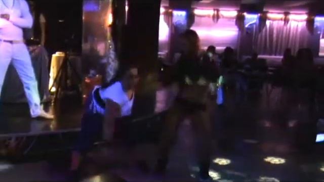Фестиваль Reggaeton "De La Amistad" 2011- Еnfrente смотреть онлайн