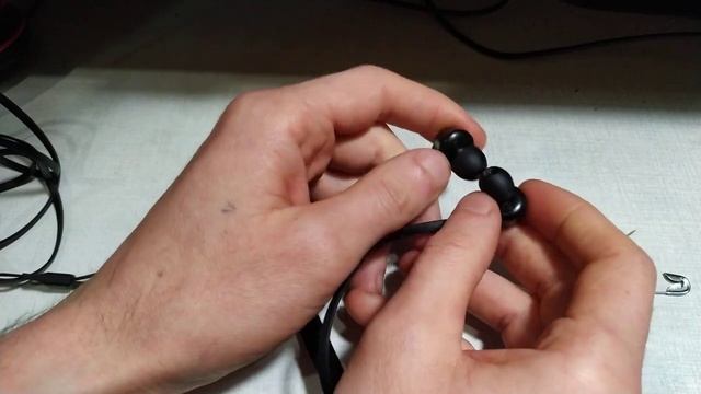 Один наушник работает тише другого. Что делать? смотреть онлайн