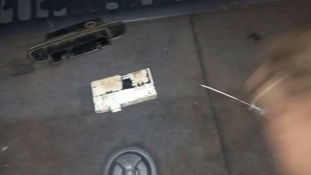 не работает багажник,пятая дверь TOYOTA  LAND CRUISER 200