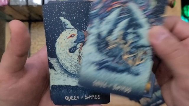 Prisma Visions Tarot - (James R. Eads) Unboxing & First Impression (4K!!) смотреть онлайн