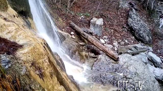 Крым. 15 - ти метровый водопад в ущелье Люка смотреть онлайн