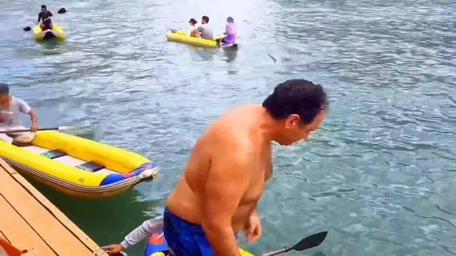 Canoe in PhangNga Bay смотреть онлайн