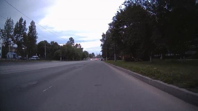 Как некоторые водятлы относятся к велосипедистам на дороге в Смоленске смотреть онлайн