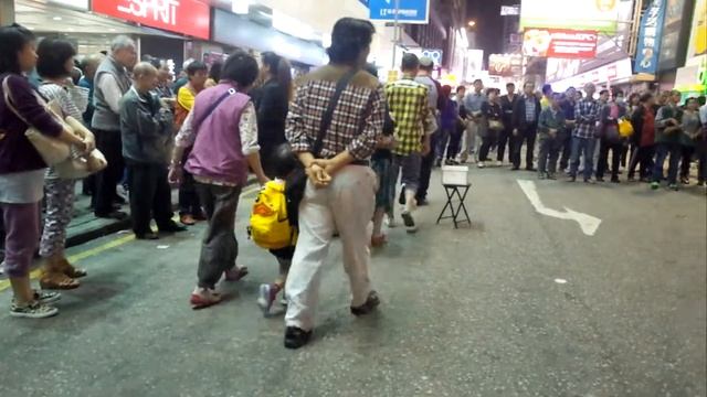 Hong Kong Mong Kok Street Entertainment смотреть онлайн