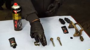 Обслуживание тормозной системы при замене колодок, смазки  KERRY