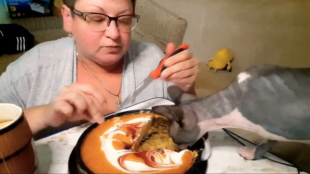 Русский мукбанг /Обжор сладеньким/Мукбанг торт/Разговоры во время еды/Mukbang Not ASMR/