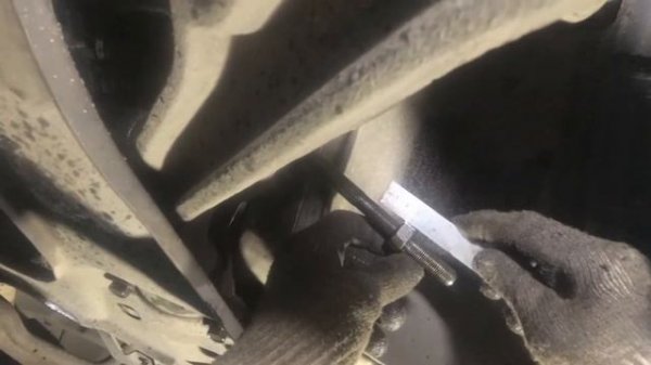 Dodge. Caravan. Замена рулевой рейки.