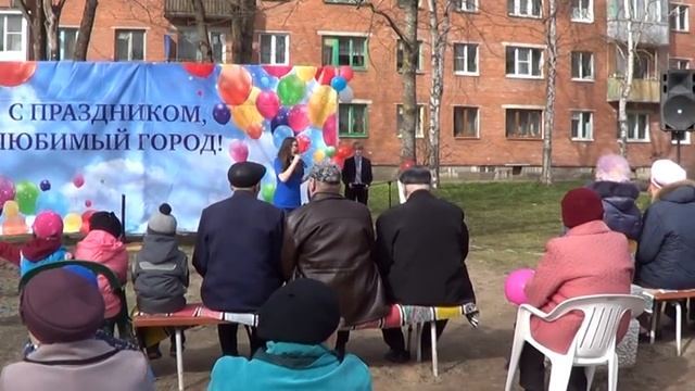 ПЕСНЯ. ПРАЗДНИК ДВОРА смотреть онлайн