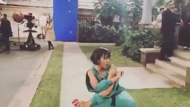 Tichina Arnold dancing to "Thotiana" смотреть онлайн