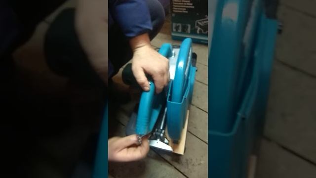 Распаковка монтажной пилы Makita смотреть онлайн