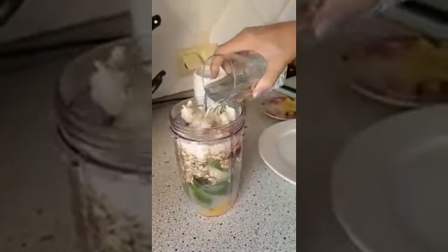 Блендер iCook Компактный, мощный, крошит лёд, орехи и т.д. смотреть онлайн