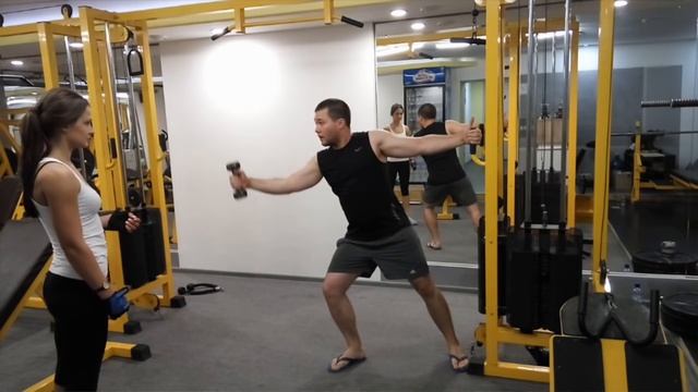Жимовик против бикиняшки смотреть онлайн