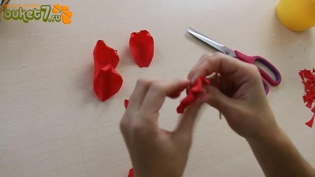 Цветы из конфет ☆ Цветы из гофрированной бумаги ☆ Своими руками ☆ Поделки из бумаги смотреть онлайн