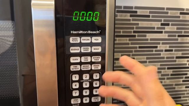 Hamilton Beach 0.9 cu ft 900W Microwave Oven Review смотреть онлайн