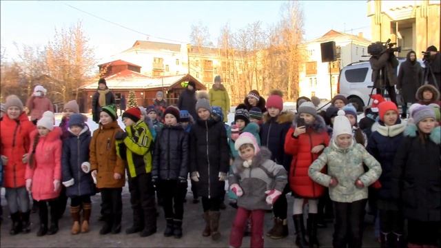 Новогодние елки. Веселье в разгаре смотреть онлайн