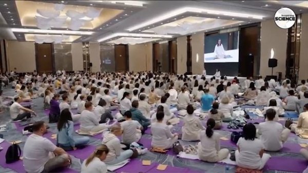 मंत्रमुग्द हुए रुस्सियन जब रुस्सियन सिंगर ने गया महामृत्युंजय मंत्र | New Shiva Trend Rise in Russi