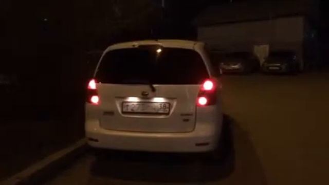 Дополнительный стоп сигнал F1 на Toyota Spasio 2001 смотреть онлайн