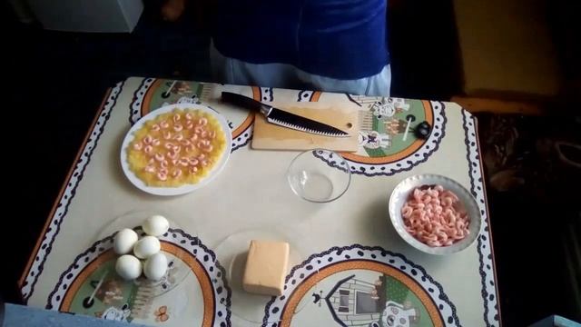 Салат с ананасами и креветками смотреть онлайн