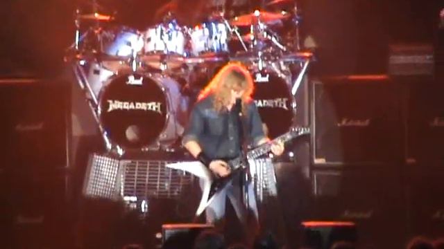 Megadeth - Dave Mustaine dedicates "Of Mice And Men" to Dimebag Darrell (2005) смотреть онлайн