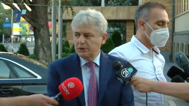 Ахмети за средбата со Заев во Собранието смотреть онлайн