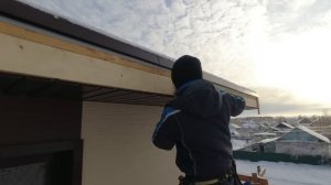 ИДЕАЛЬНАЯ ПОДШИВКА КАРНИЗОВ: секреты мастеров  ⠂Монтаж металлических софитов, отделка свесов крыши