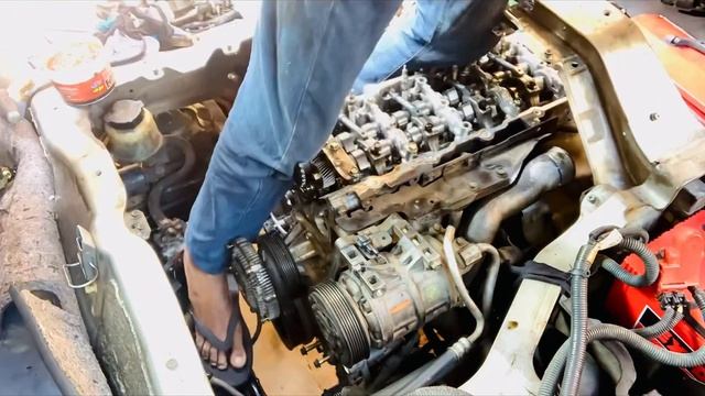 Nissan Caravan / Uravan E25 EFI Pump Repair ZD30 смотреть онлайн