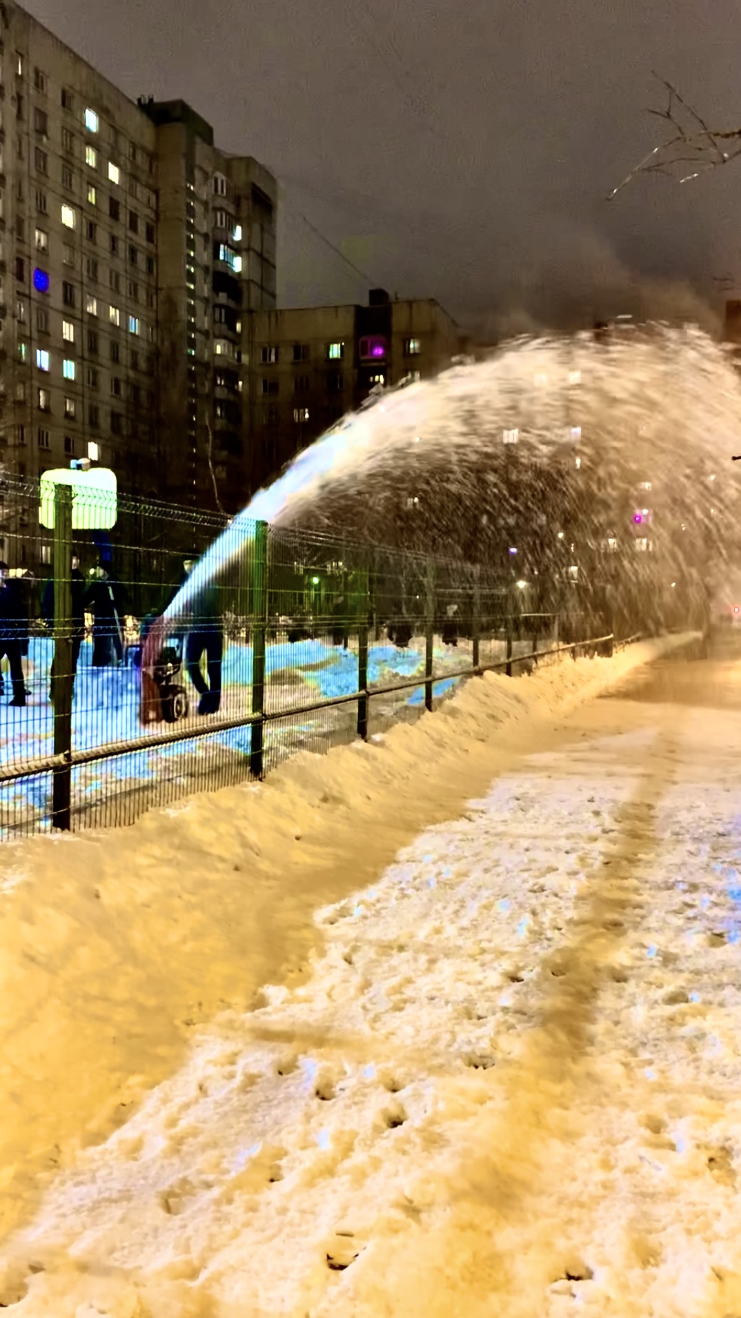 #уборкаснега #какубратьснег
Как убрать снег / Быстро и несложно смотреть онлайн