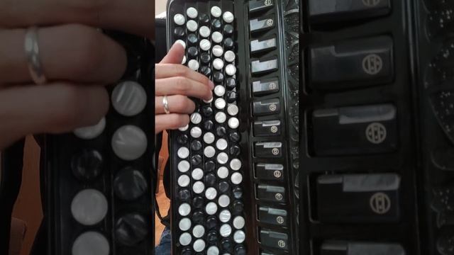 Упражнение для пальцев на баяне. Обучающий видеоурок. смотреть онлайн