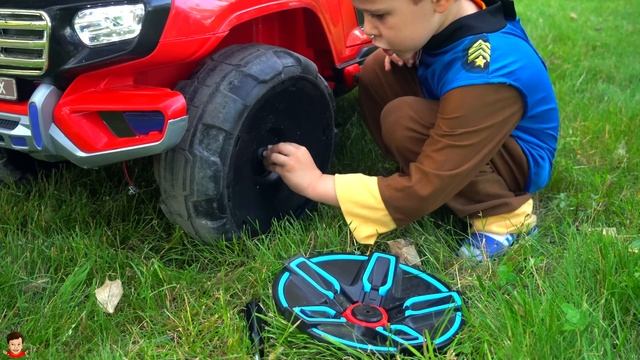 The Wheel Fell off on Police car Police Kid ride on car and Changing Wheel смотреть онлайн