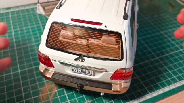 обзор модели Toyota Land Cruiser 100,1:18