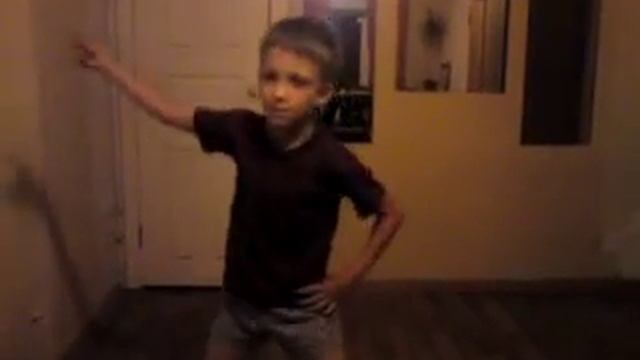 Первоклассник Отжигает!!!Смотреть всем! смотреть онлайн