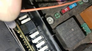 где находится реле сигнала Опель астра h