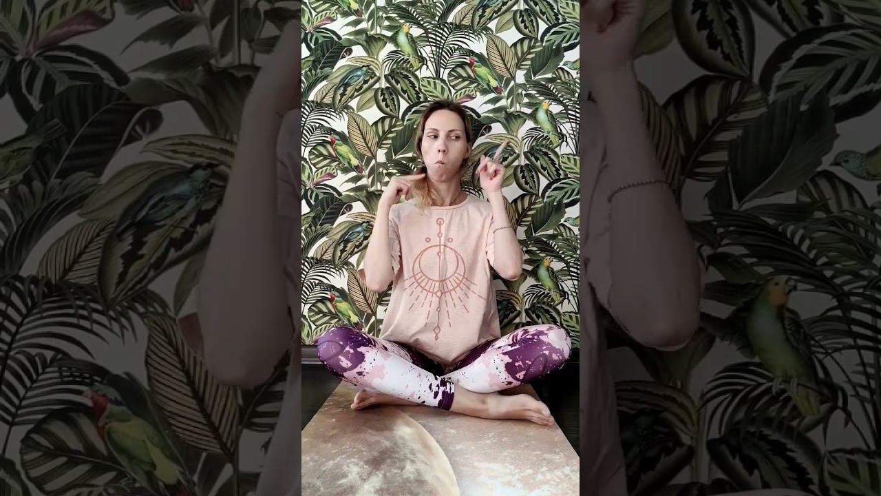 1)Движение глазами влево-вправо 2)Движение с дыханием 4 счета вдох-4выдох 3)Глаза влево,язык вправо