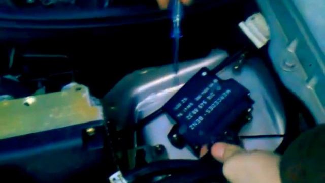 Mercedes Benz E300D - проверка свечей накаливания смотреть онлайн