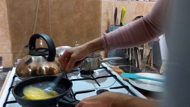 Омлет без масла на сковороде с гранитным покрытием,1 часть смотреть онлайн