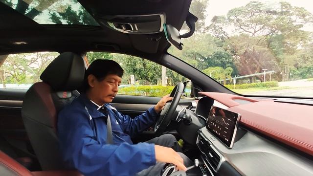 Auto Review drives the Geely Coolray! смотреть онлайн