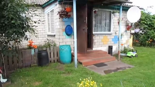 Как живут  пенсионеры в белорусской деревне .Дом и подворье Светланы.