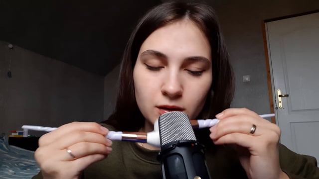 АСМР/ASMR - расслаблю тебя кисточками 🖤 массаж кисточками/кисточки по микрофону/звуки рта 💤 смотреть онлайн