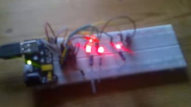 Мультивибратор на логической микросхеме К561ЛА7 смотреть онлайн