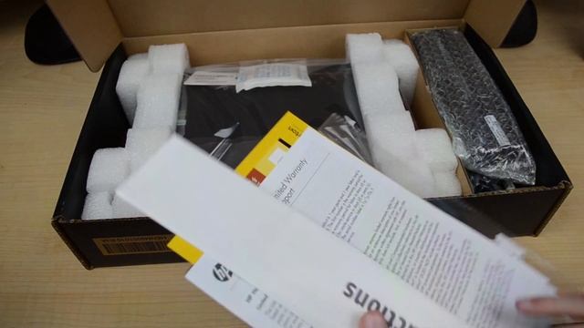 Unboxing HP Pavillion dm1 Notebook (2013) смотреть онлайн