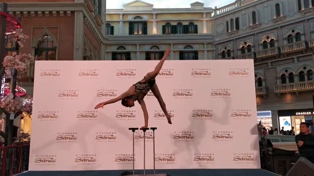 Shenea Stiletto Handbalancer Venetian Casino Macau смотреть онлайн