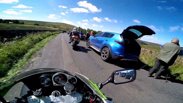 KAWASAKI ZX7R ROAD TEST REVIEW 2002