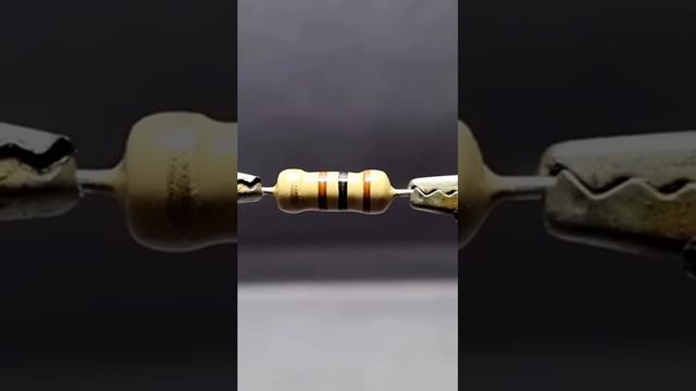 End of Overloaded Resistors #shorts #zaferyildiz #short #electronics #viral смотреть онлайн