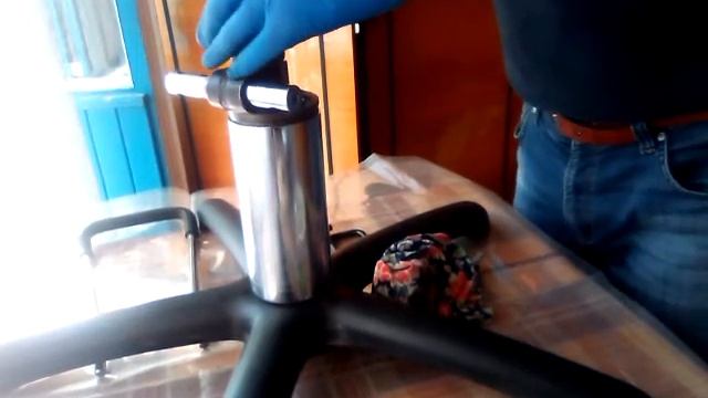 Ремонт парикмахерского кресла. Сборка гидравлического подъёмника тел. 0966481085 смотреть онлайн