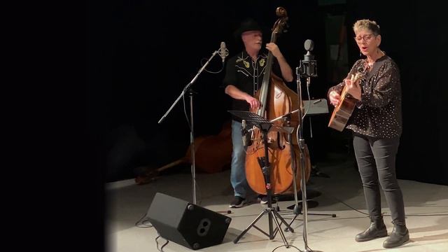 The Soda Crackers, 'Someday Soon' смотреть онлайн
