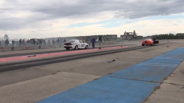 Тойота Супра и Mitsubishi... на 402 метра в Барнауле август 2020