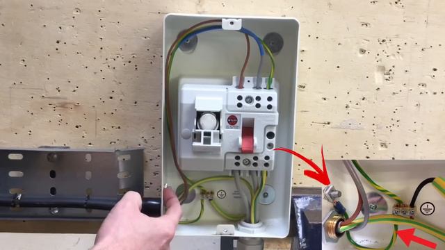 Sub-Main SWA Circuit and the Connections in our Wylex DSF60M Switch-Disconnector Fuse (Switch Fuse) смотреть онлайн